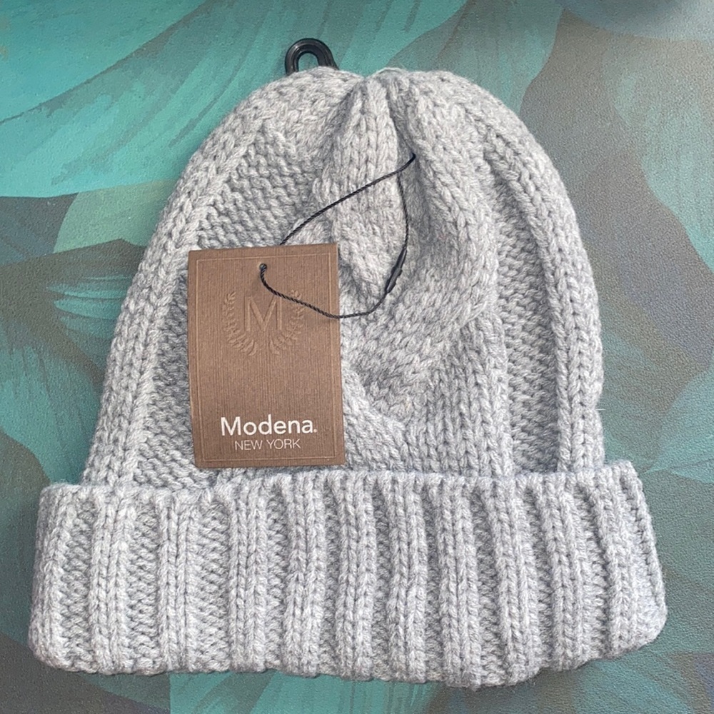 modena Gray cable knit beanie